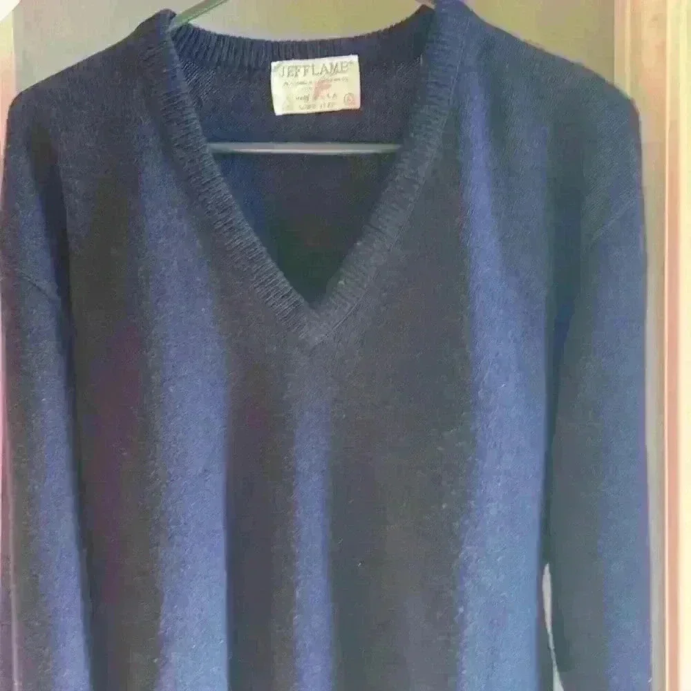 Slouchy, cozy navy blue v neck sweater size L